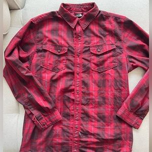 The North Face snap button down flannel long sleeve top size L NICE 👍🏼